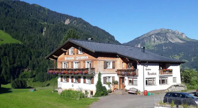 Frühstückspension Fernblick, Rezerwuj Hotel Hotele w Bregenzerwald z parkingiem, Parking
