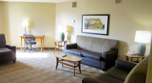 Апартаменты Baymont by Wyndham Auburn Hills South