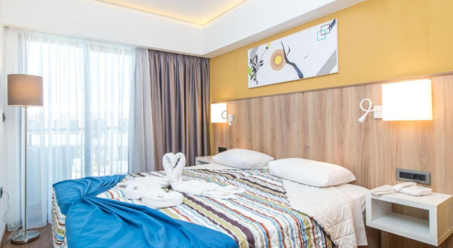 Двухместный люкс Sunny Days Hotel