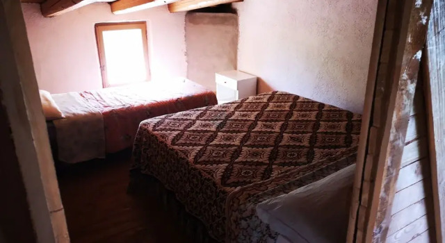 3rd Private Room in the Attic With Shared use of the Swimming Pool, Prenota Hotel Hotel a Oliena con piscina, Piscina