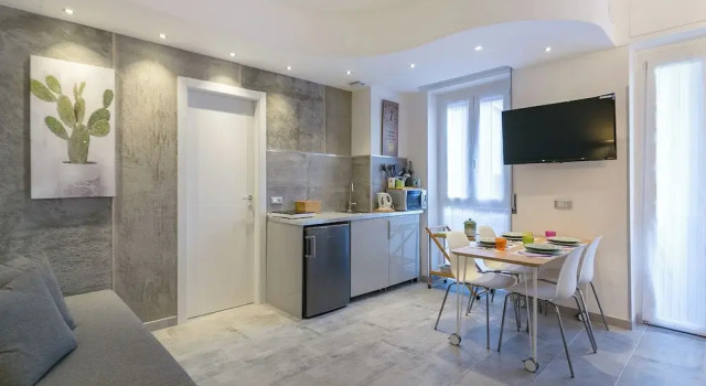 Modern Studio with Balcony in Milan, Забронировать Апартаменты/квартира Апартаменты Милана, рядом с Сондрио, Апартаменты/квартира