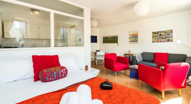 Bright & Cosy Studio Close to Central London
