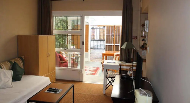 Farthings Cottage, Забронировать Дом для отпуска Отели Кейптауна с бассейном, рядом с Claremont Railway Station, Бассейн