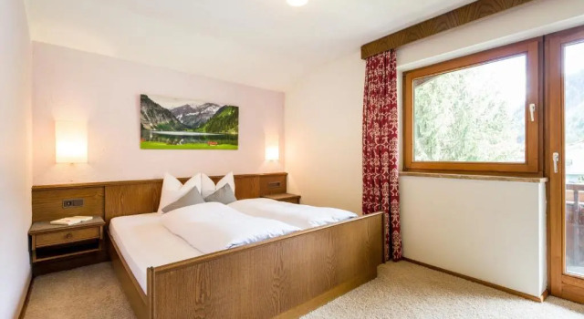Апартаменты Superior Apartments Tannheim - Ruhige Apartments mit Infrarotsauna & Sommerbergbahnen inklusive