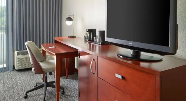 Четырёхместный номер Standard Courtyard by Marriott Atlanta Executive Park/Emory