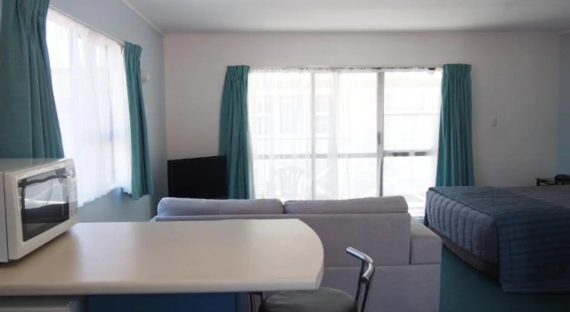 Студия Marlin Court Motel