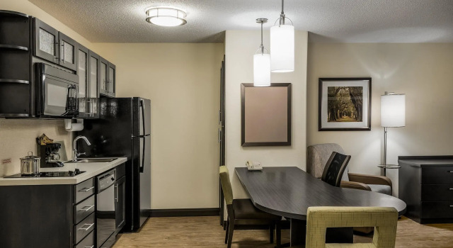Двухместный люкс c 1 комнатой Candlewood Suites Glen Allen-Short Pump
