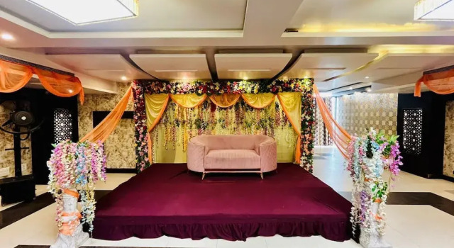 OYO 26773 Hotel Satyam Inn, Забронировать Отель Пратапгарх штат Уттар-Прадеш