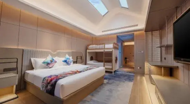 Семейный люкс Pelican Hotel