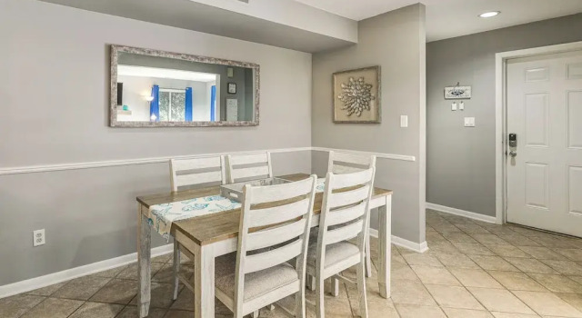 2 Mi to Rehoboth Beach: Condo w/ Pool Access, Забронировать Апартаменты/квартира Отели Рехобот-Бич с парковкой, Парковка