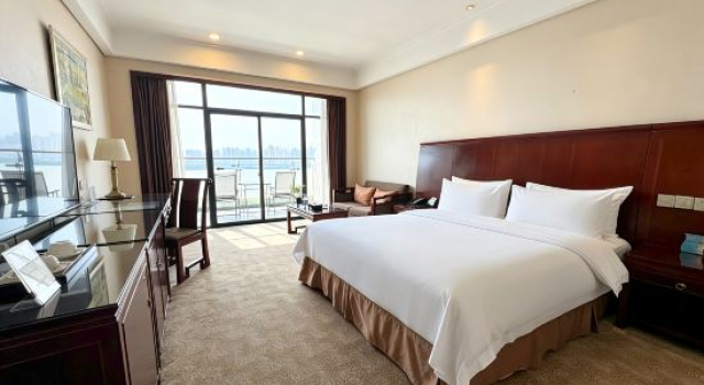 Luksusowy dwuosobowy pokój i balkonem i z widokiem na rzekę Meng Jiang Hotel