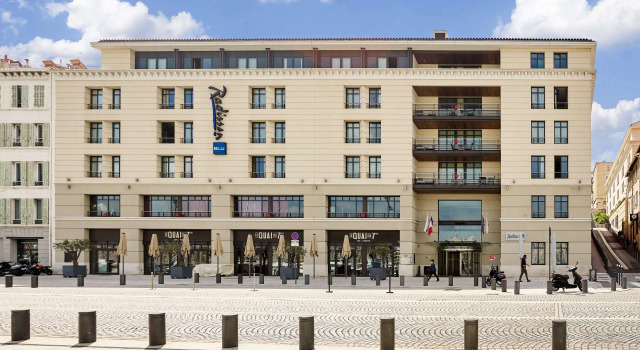 Radisson Blu Hotel Marseille Vieux Port, Забронировать Отель Ла-Корниш Марсель, рядом с Национальный театр Марселя Ла Крие