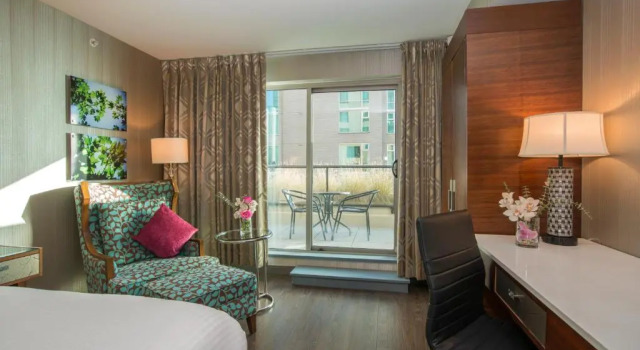 Двухместный номер Deluxe с балконом Hotel BLU