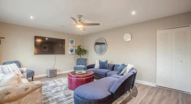 Modern Tempe Gem w Sparkling Pool and Game Room, Забронировать Отель Пруд в Темпе 