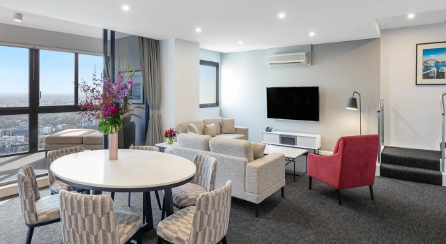 Люкс с 3 комнатами Meriton Suites Kent Street, Sydney