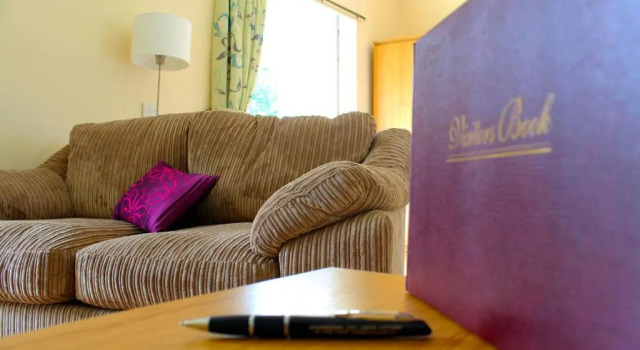 Коттедж Auchendennan Luxury Self Catering Cottages