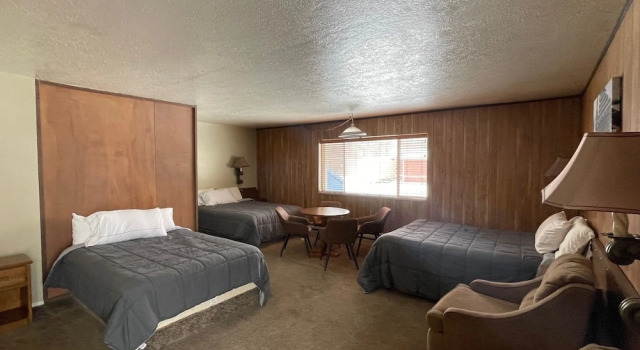Трёхместный номер Standard Ho Hum Motel
