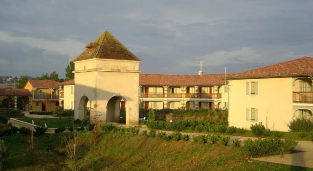 Aquaresort, Varaa Hotelli Nerac Armagnac