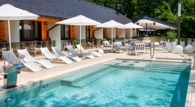 Трёхместный номер Standard с видом на бассейн Avalon Resort & SPA