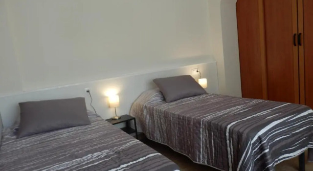 Апартаменты с 3 комнатами 3 Calle Donoso Cortés