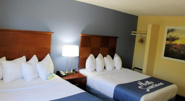 Четырёхместный номер Standard Days Inn & Suites by Wyndham Gunnison
