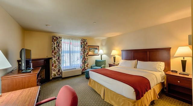 Номер Deluxe Triple Play Resort Hotel & Suites