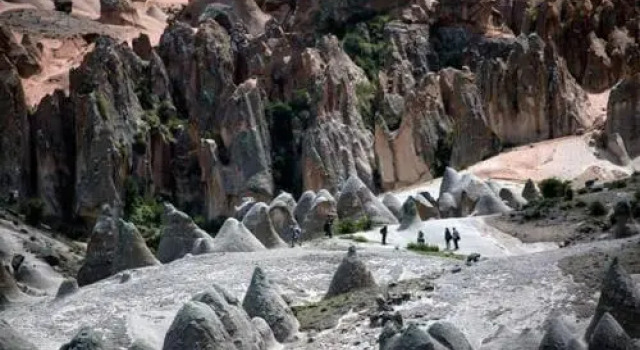 Tayta Chapa Samanan, Book Hotel Pampachiri Apurimac