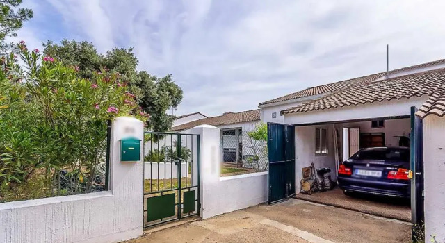 House With 5 Bedrooms in Valdecaballeros, With Wonderful Mountain View, Забронировать Дом для отпуска Отели Badajoz Province с бассейном, Бассейн