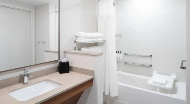Двухместный люкс Fairfield by Marriott Inn & Suites Whitsett Greensboro East