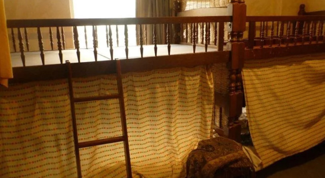 Guest House Kasiwaya, Забронировать Гостевой дом Отели Наха с парковкой, рядом с Здание администрации префектуры Окинавы, Парковка