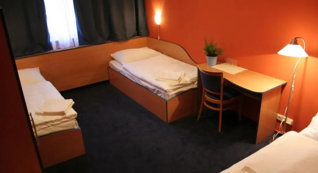 Hotel u Milína, Rezerwuj Hotel Hotele w Central Bohemia z parkingiem, Parking