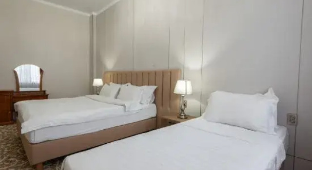 Familie Suite mit Balkon Boutique Hotel Tomiris