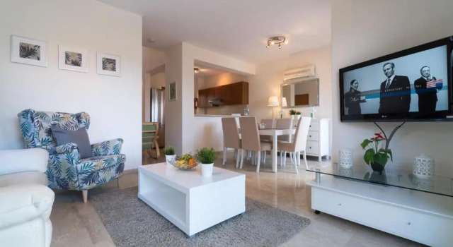 Lovely 2 bedroom Villa Kornos HG33 with private pool and golf course views, In the heart of Aphrodite Hills, near resort centre, Boek Resort 4-sterren hotels in Kouklia, 4*