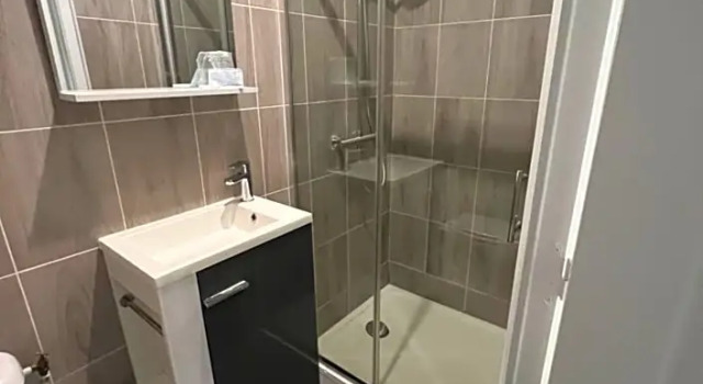 Номер Economy Logis Hôtel Belle Etoile Vichy