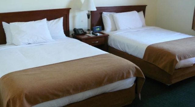 Ptarmigan Inn, Book Hotel Hay River Nordvestterritoriet
