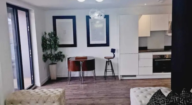 Luxury vip 2bed Apartment With Balcony, Забронировать Апартаменты/квартира Апартаменты Уэст-Мидлендс, Апартаменты/квартира