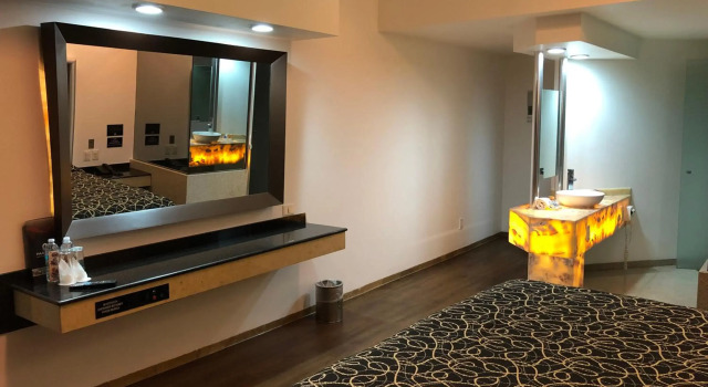 Hotel & Villas Pasadena IMPUESTOS NO INCLUIDOS EL PAGO ES DIRECTAMENTE EN EL HOTEL check in hasta 21 horas, Забронировать Отель Мехико Мексико, рядом с Микскоак