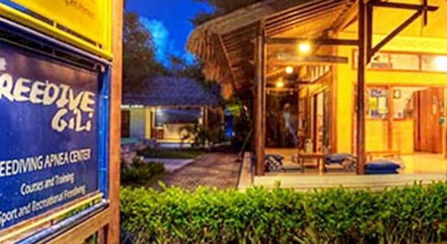 The Yoga Garden, Забронировать Курортный отель Отели Гилей Траванган с бассейном, рядом с Turtle Conservation Gili Trawangan, Бассейн