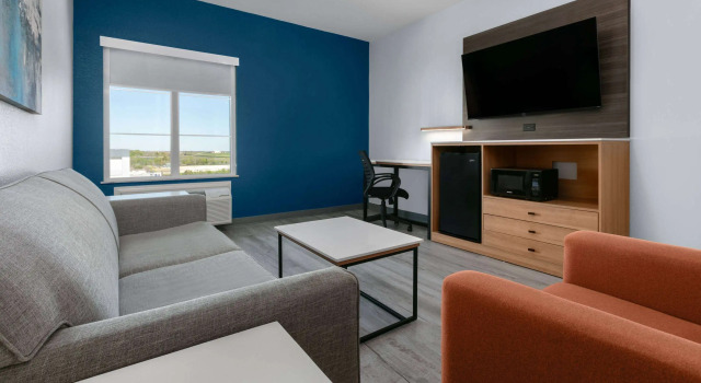 La Quinta Inn & Suites by Wyndham Ft Worth-Burleson, Забронировать Отель Берлесон Dallas - Fort Worth Metropolitan Area