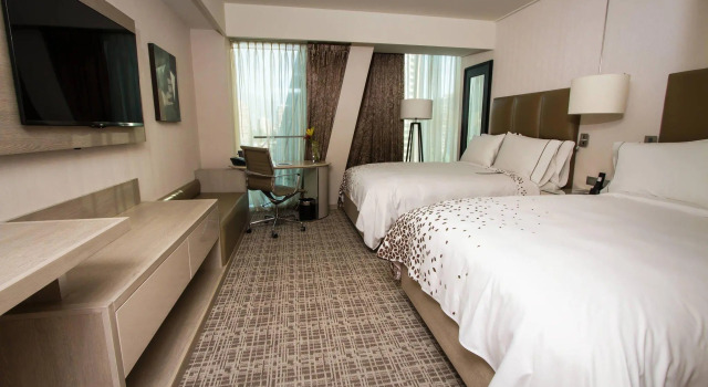 Двухместный клубный номер Standard Renaissance Santiago by Marriott