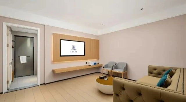 Люкс McQueen Hotel