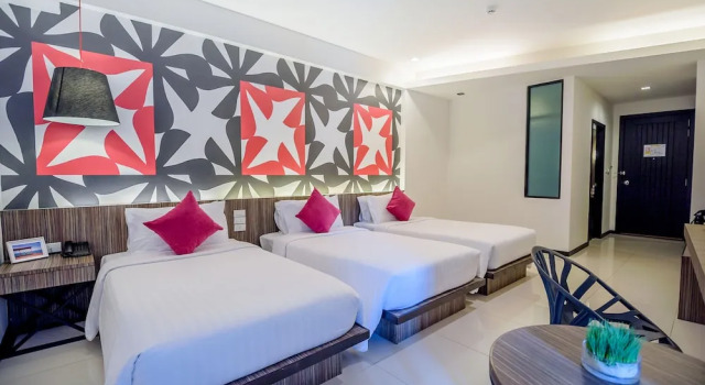 Трёхместный номер Deluxe с балконом Hotel J Residence Pattaya