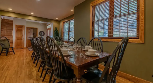 Top Property In Snowshoe 8 Br Nwr Rd 11 Luxury Home, Забронировать Дом для отпуска Сноушу Западная Виргиния, рядом с Лыжный подъемник Soaring Eagle Express