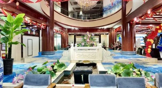 Yonghui Hotel, Rezerwuj Hotel Hotele w Korla z parkingiem, Parking