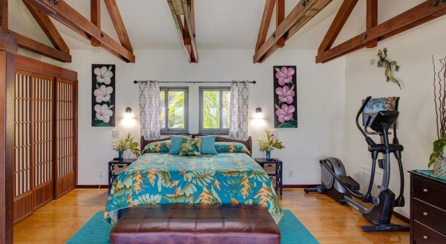 Black Sand Beach House Home