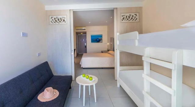 Семейный номер Standard с видом на море Tofinis Hotel