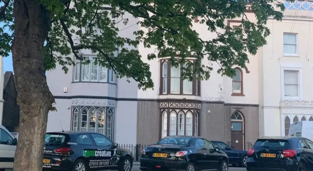 Elegant 2 Bed Georgian Apartment in Herne Bay