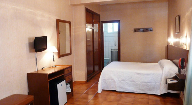 Camping & Hotel Sierra Nevada, Book Motel Moteller i Granada, Motel