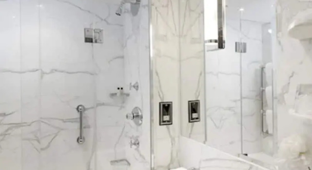 Двухместный номер Deluxe The Athenaeum Hotel & Residences