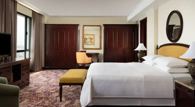 Двухместный клубный люкс c 1 комнатой Sheraton Hanoi Hotel